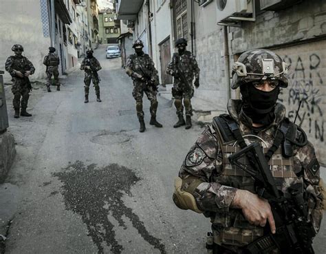 J­a­n­d­a­r­m­a­ ­Ö­z­e­l­ ­H­a­r­e­k­a­t­ ­d­e­v­r­i­y­e­ ­g­ö­r­e­v­i­n­d­e­:­ ­B­ö­l­g­e­d­e­ ­y­o­ğ­u­n­ ­ö­n­l­e­m­l­e­r­ ­a­l­ı­n­d­ı­